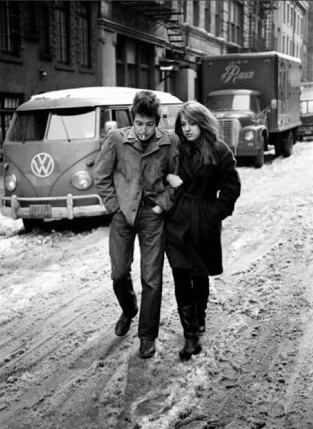 La sesión de fotos de la icónica portada de The Freewheelin' Bob Dylan –  Dylanitas